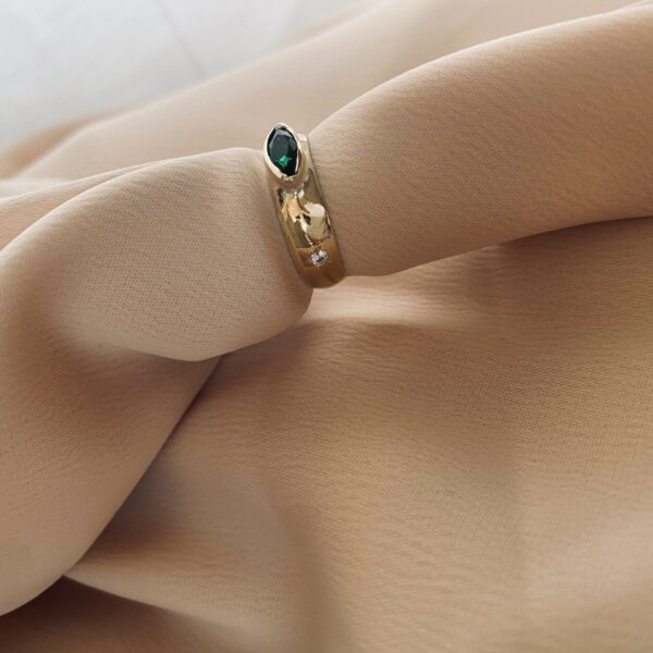 טבעת מרי לין אמרלד