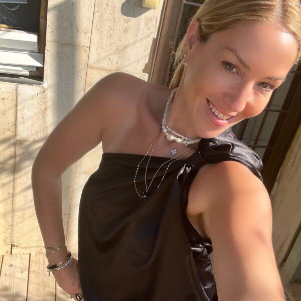 חולצת שולדר שחורה- יד 2