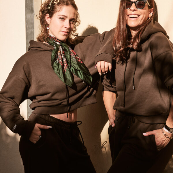 Lioness Hoodie Dark Olive -קפוצ׳ון