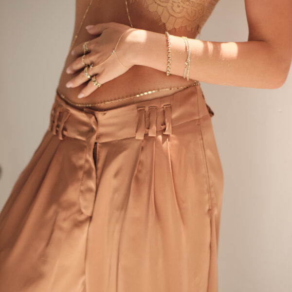 מכנס סאטן לורי קורל