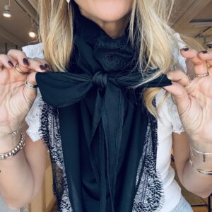 צעיף ג'אדור שחור