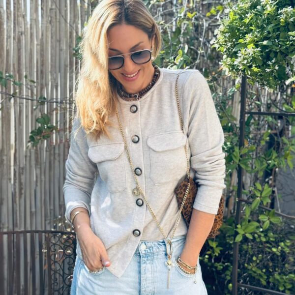 סריג קוני כפתורים בז'