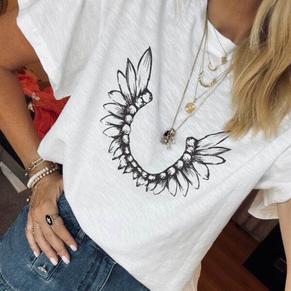 Wings white